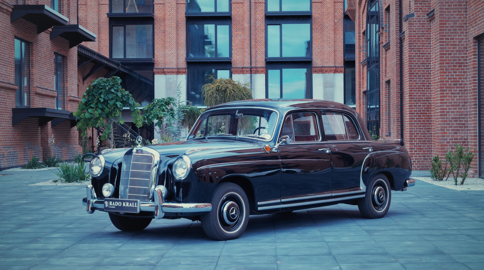 Mercedes-Benz 220S "Ponton"