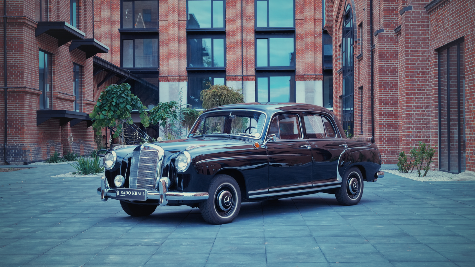 Mercedes-Benz 220S "Ponton"